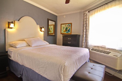 Casablanca Inn on The Beach - image 8