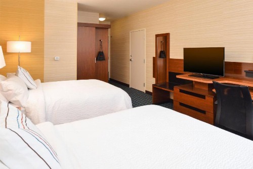 Fairfield Inn & Suites by Marriott Santa Cruz - image 10