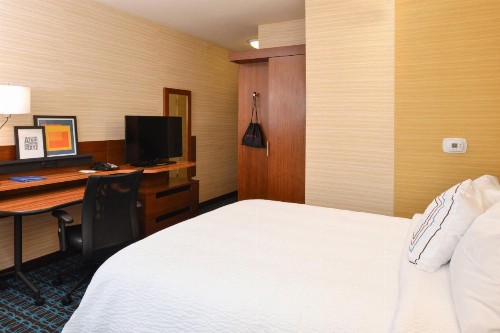 Fairfield Inn & Suites by Marriott Santa Cruz - image 14