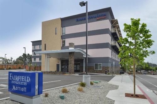 Fairfield Inn & Suites by Marriott Santa Cruz - image 2