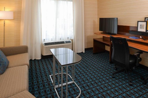 Fairfield Inn & Suites by Marriott Santa Cruz - image 20