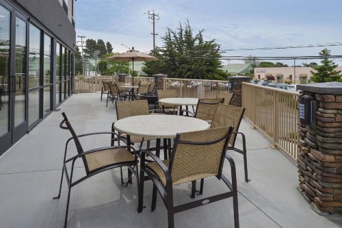 Fairfield Inn & Suites by Marriott Santa Cruz - image 8