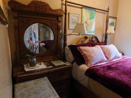 Cliff Crest Inn - image 20