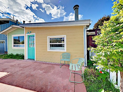 New Listing! Adorable Beach Cottage With Patio Cottage - image 11
