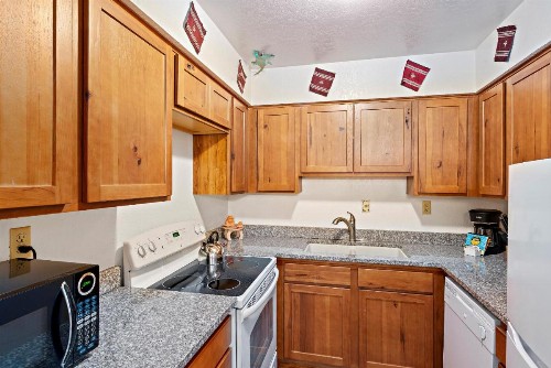 Fort Marcy Suites - image 31