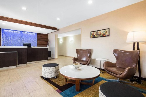 Fairfield Inn & Suites by Marriott Santa Fe - image 13