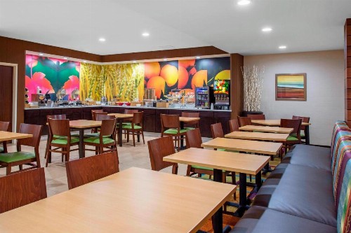 Fairfield Inn & Suites by Marriott Santa Fe - image 22