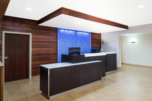 Fairfield Inn & Suites by Marriott Santa Fe - image 4