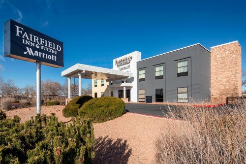 Fairfield Inn & Suites by Marriott Santa Fe - image 5