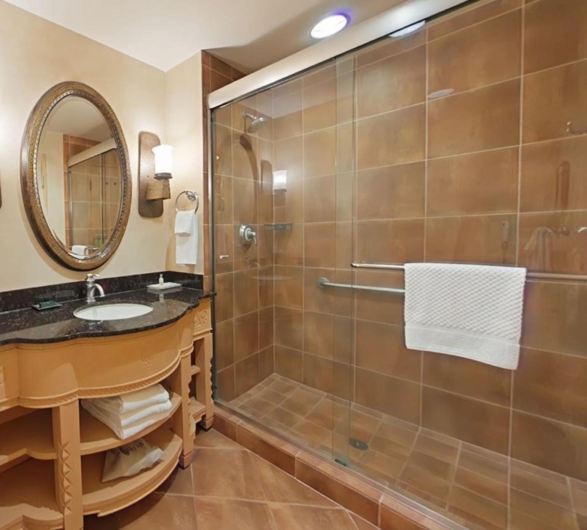 Hilton Santa Fe Buffalo Thunder - image 4