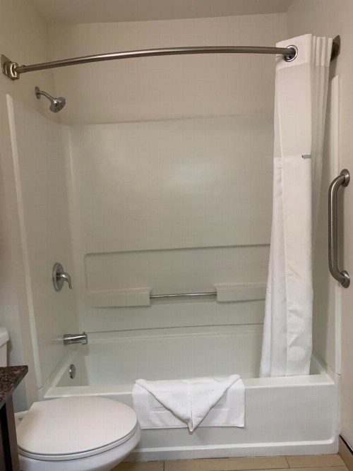 Ramada by Wyndham Santa Fe - image 13