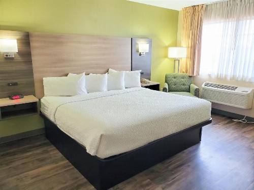 Baymont by Wyndham Santa Fe - image 11