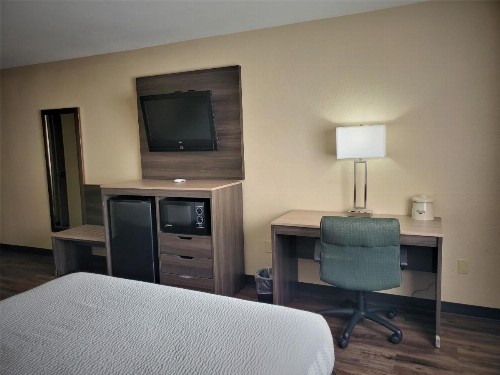 Baymont by Wyndham Santa Fe - image 16