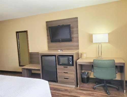Baymont by Wyndham Santa Fe - image 21
