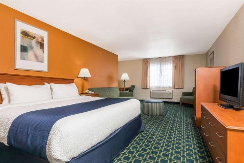 Baymont by Wyndham Santa Fe - image 24