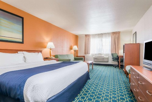 Baymont by Wyndham Santa Fe - image 30