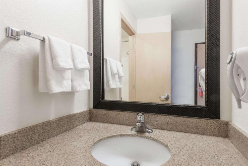 Baymont by Wyndham Santa Fe - image 7
