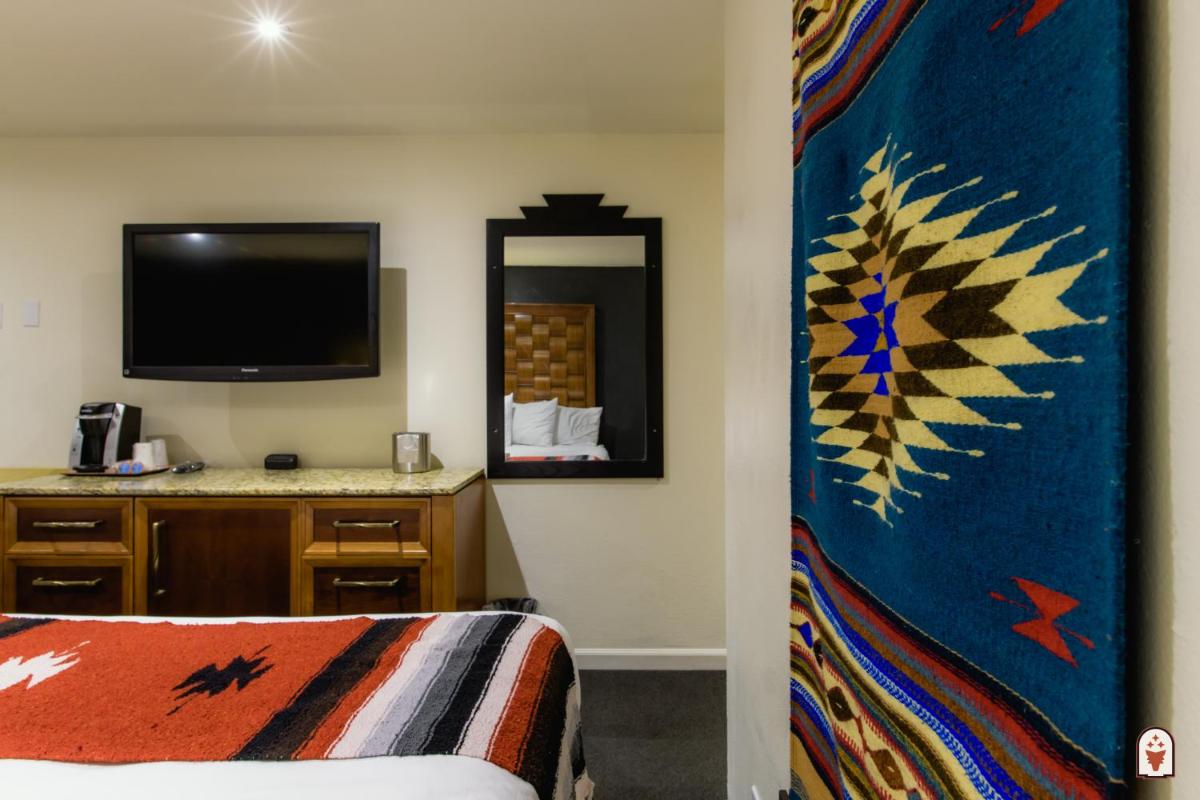 Coyote South - main image