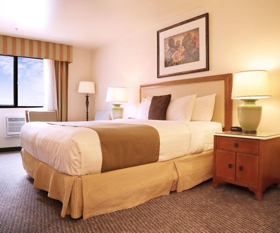 Cities Of Gold Casino Hotel - image 2