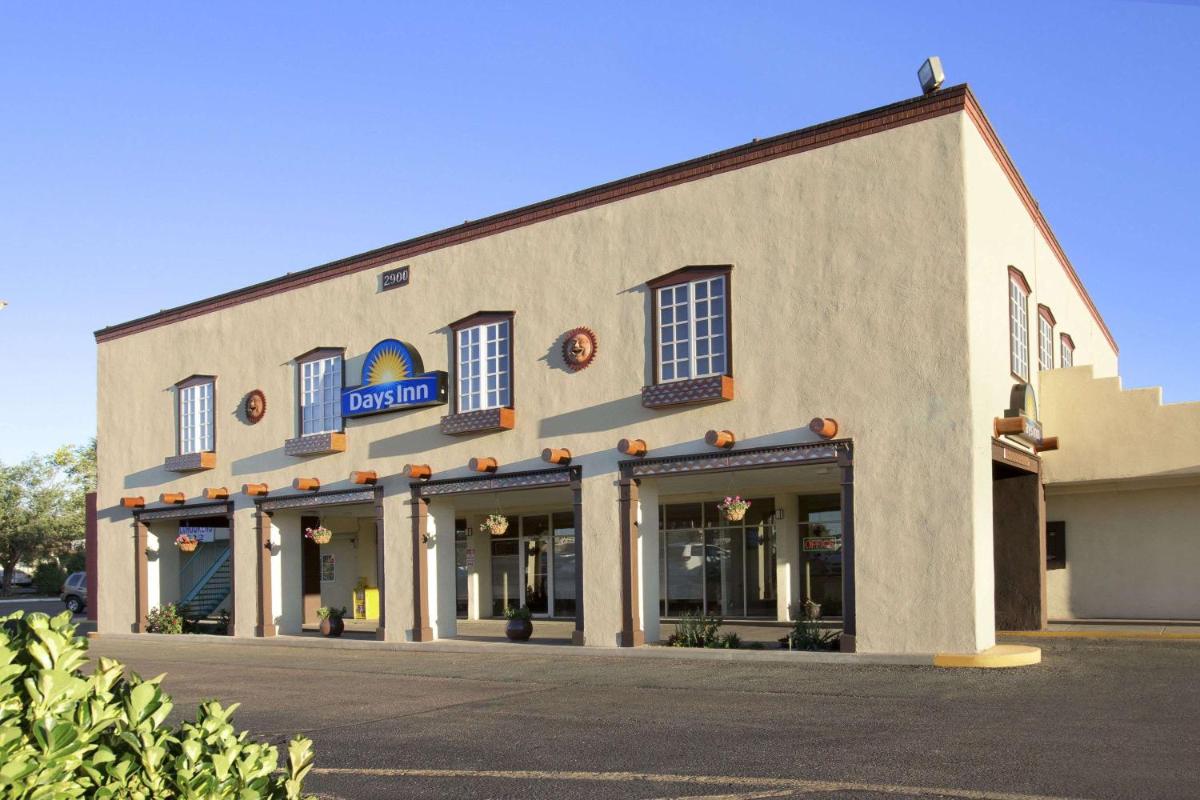 Days Inn by Wyndham Santa Fe New Mexico - image 2