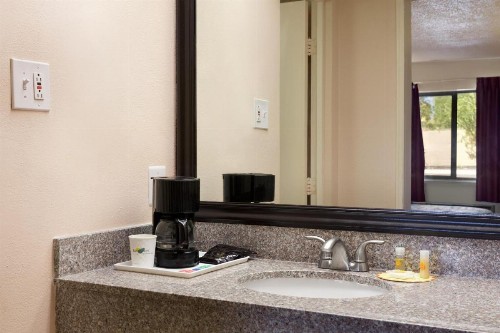 Days Inn by Wyndham Santa Fe New Mexico - image 26