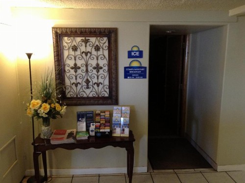 Days Inn by Wyndham Santa Fe New Mexico - image 41