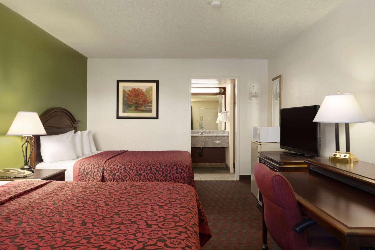 Days Inn by Wyndham Santa Fe New Mexico - image 6