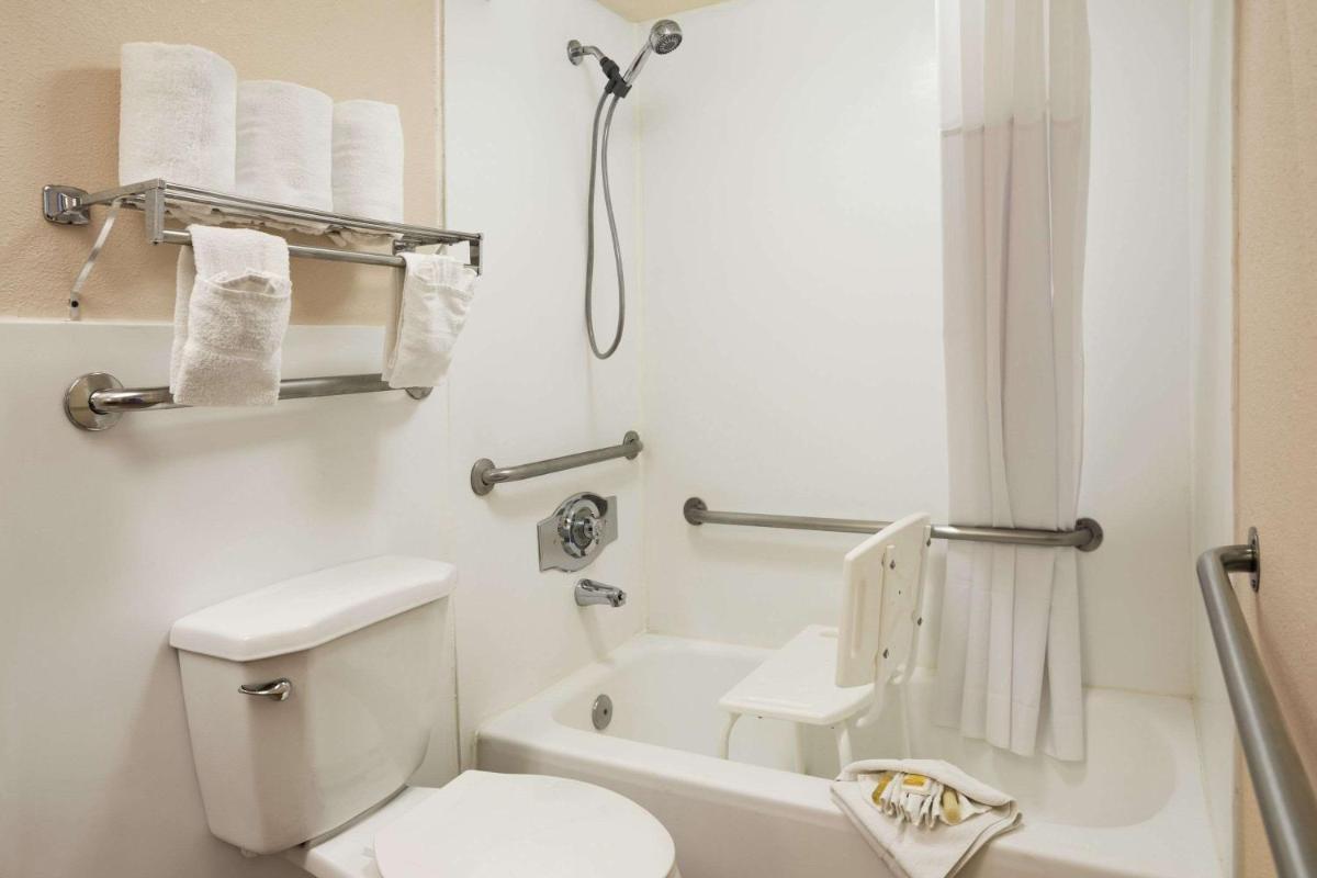Days Inn by Wyndham Santa Fe New Mexico - image 7