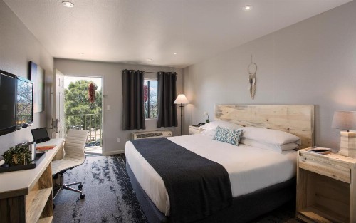 The Sage Hotel - image 2