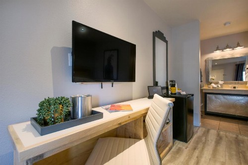 The Sage Hotel - image 4