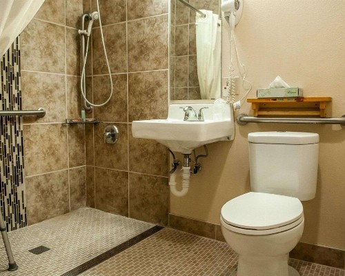 Econo Lodge Inn & Suites Santa Fe - image 20