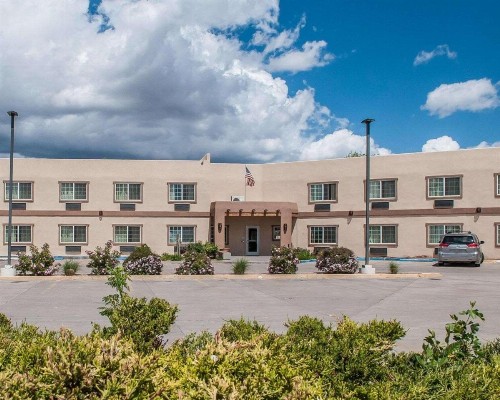 Econo Lodge Inn & Suites Santa Fe - image 8