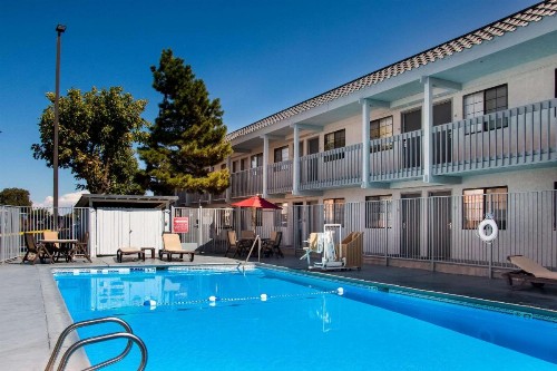 GreenTree Inn Santa Fe - image 14