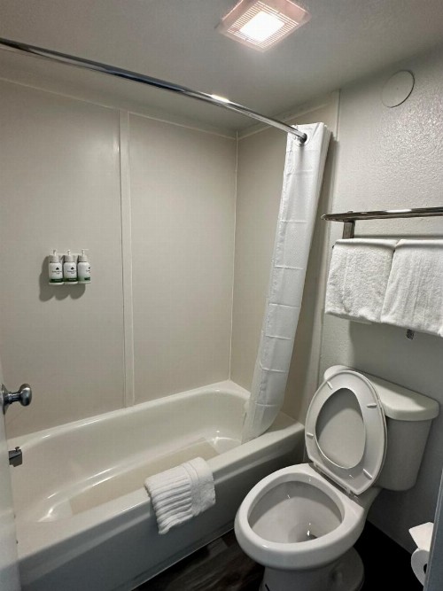 GreenTree Inn Santa Fe - image 29