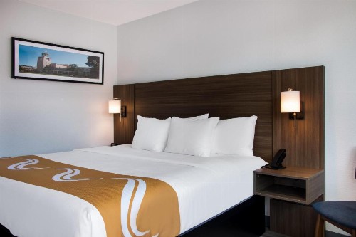 GreenTree Inn Santa Fe - image 50