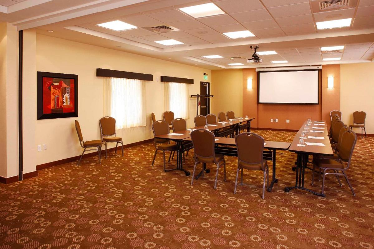 Hyatt Place Santa Fe - image 6