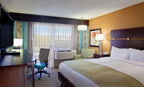 DoubleTree by Hilton Santa Fe - image 17