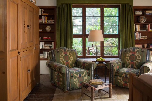 Inn of the Turquoise Bear - image 12