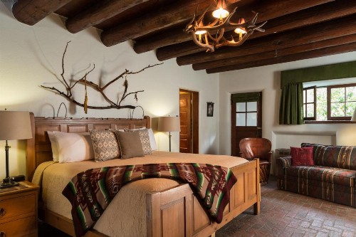 Inn of the Turquoise Bear - image 25