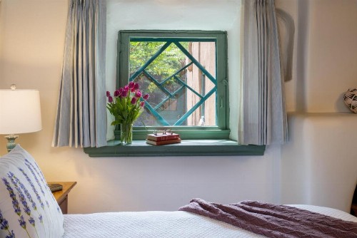 Inn of the Turquoise Bear - image 27