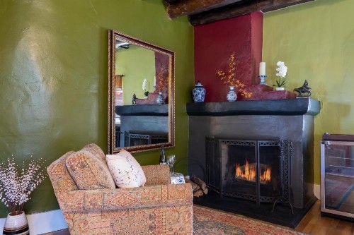 Inn of the Turquoise Bear - image 35