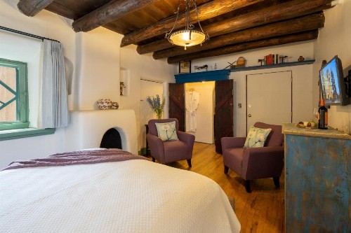 Inn of the Turquoise Bear - image 39
