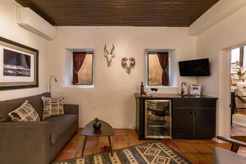 Inn of the Turquoise Bear - image 5