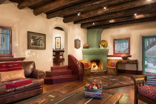 Inn of the Turquoise Bear - image 8