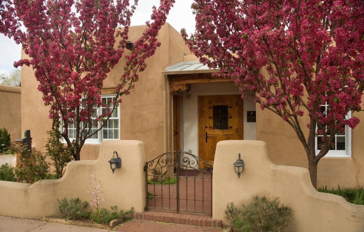 El Farolito B&B Inn - image 6