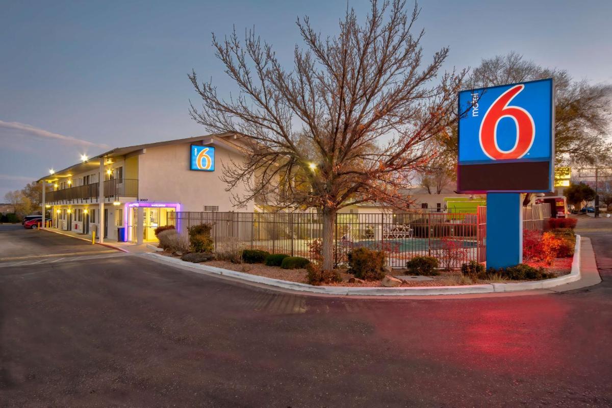 Motel 6 Santa Fe - main image