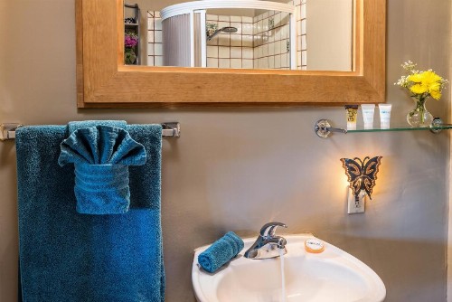 Bobcat Inn - image 28