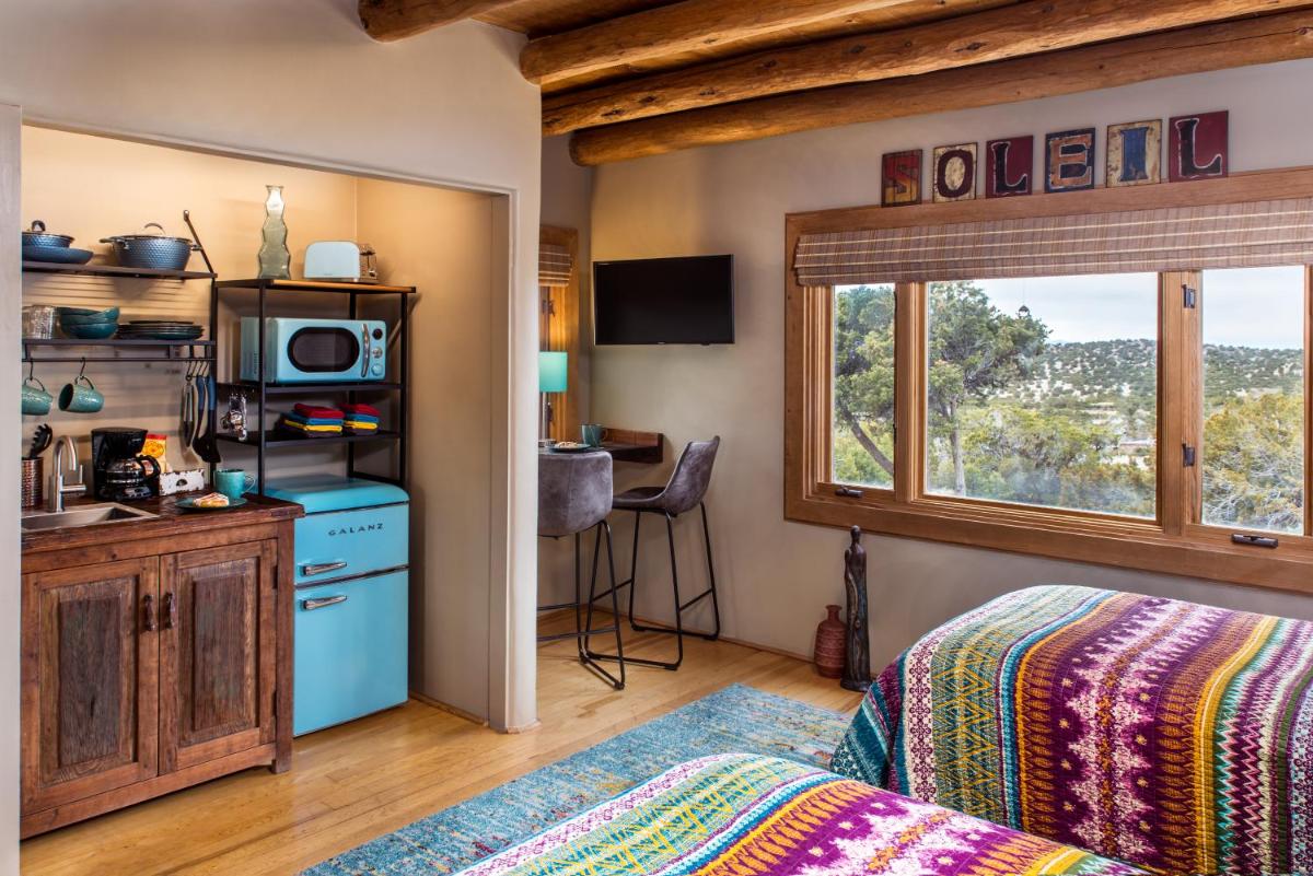 Bobcat Inn - image 6