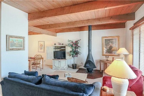 Artist Road #18 2 Bedrooms Sleeps 4 Flat Screen TV Pool Access WiFi - image 7