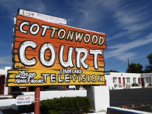 Cottonwood Court Motel - image 10